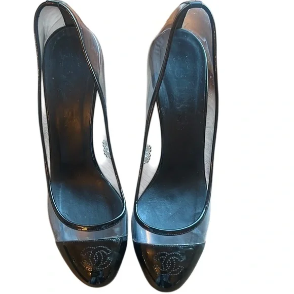 CHANEL Black Patent Leather & Clear PVC Cap Toe Pumps – Iconic CC Logo size 39 - Picture 7 of 12
